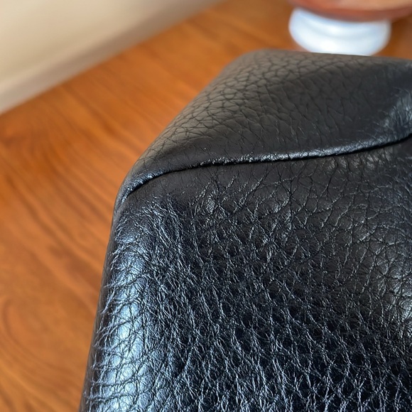 Maxx NY Black Leather Shoulder Bag - Picture 6 of 12